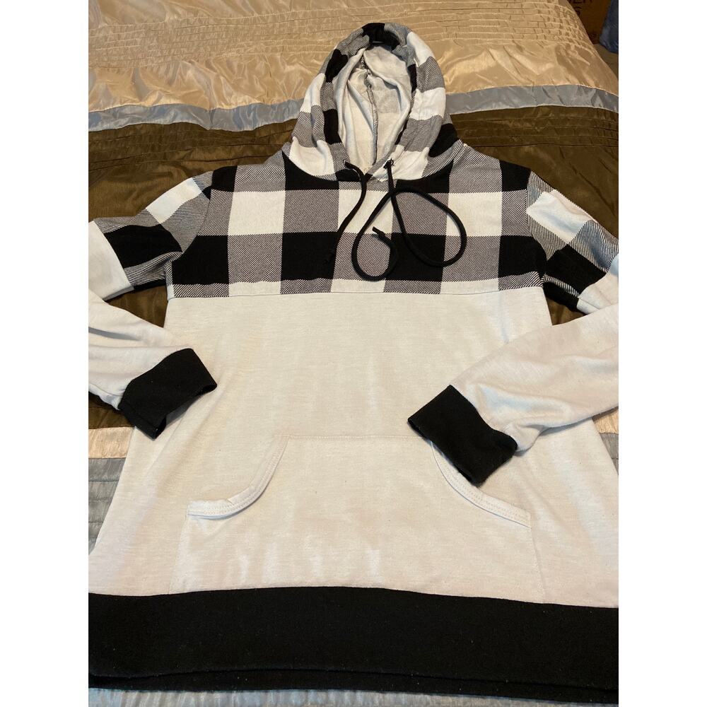 Be Stage black and white buffalo plaid hoodie Size Small (S)